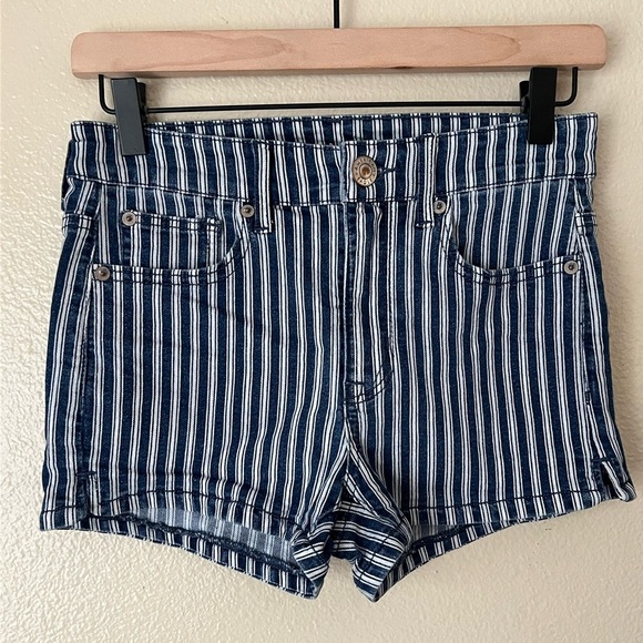 ❇️AEO Shorts 2 for $22 ❇️ - Picture 1 of 7